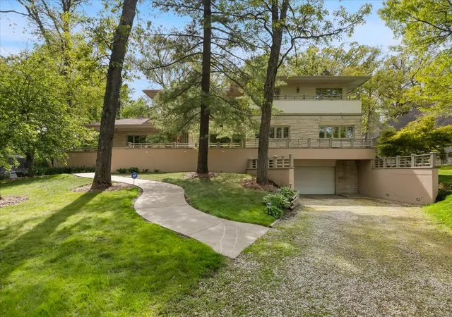 Homes for sale in Highland Park, IL | 3464 Old Mill Rd, Highland Park, IL 60035 | MLS# 12645085