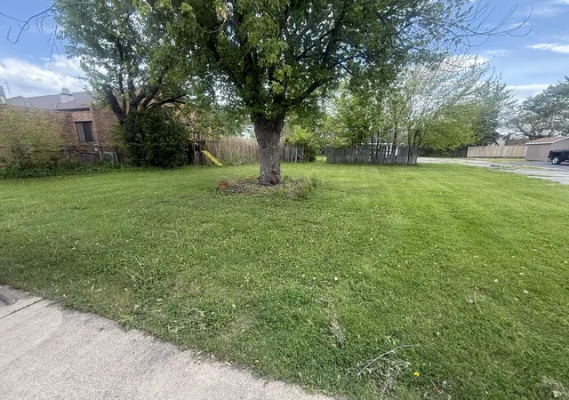 Photo 4 of Single family home for sale at 2869 Glenwood Lansing Rd, Chicago Heights, IL 60411 | MLS# 12645211 | Listing updated on 2026-09-02