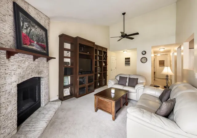 Homes for sale in Prospect Heights, IL | 592 Edinburgh Ln #B, Prospect Heights, IL 60070 | MLS# 12645325