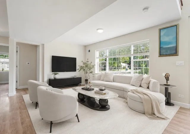 Photo 2 of Single family home for sale at 201 W Potomac Ave, Lombard, IL 60148 | MLS# 12645332 | Listing updated on 2026-09-20