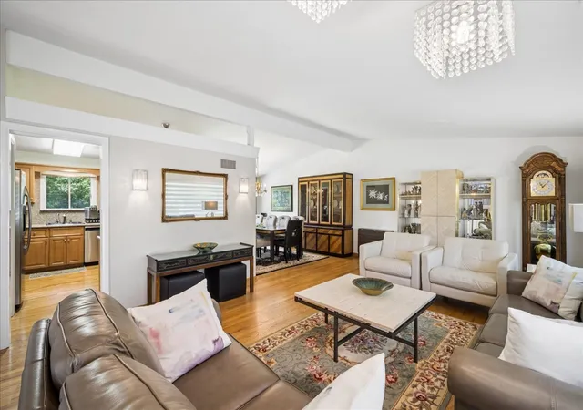 4th image of 323 Vine St, Wilmette, IL 60091 | MLS# 12645369