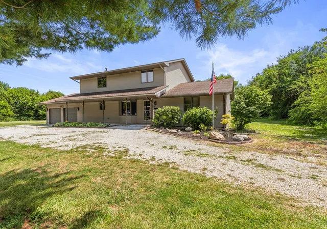 Homes for sale in Tolono, IL | 403 Woodworth Dr, Tolono, IL 61880 | MLS# 12645379