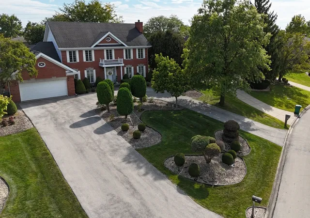 3rd image of 8115 Pluskota Dr, Orland Park, IL 60462 | MLS# 12645414