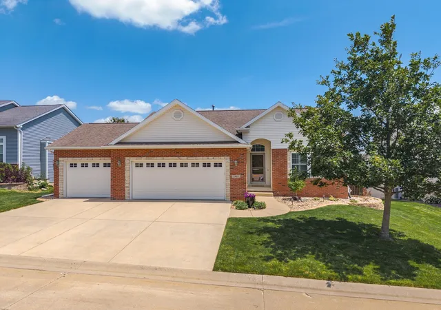 Homes for sale in Bloomington, IL | 1412 Kickapoo Creek Rd, Bloomington, IL 61705 | MLS# 12645463