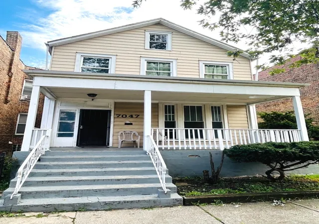 Homes for sale in Chicago, IL | 7047 S Eberhart Ave, Chicago, IL 60637 | MLS# 12645541