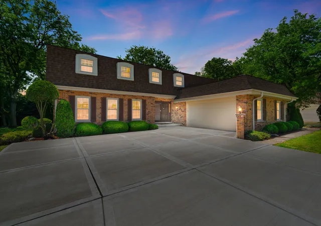 Homes for sale in Oak Brook, IL | 65 Regent Dr, Oak Brook, IL 60523 | MLS# 12645579