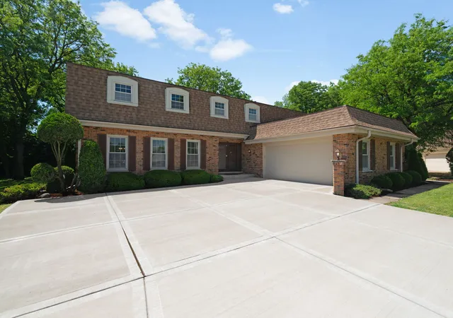 Homes for sale in Oak Brook, IL | 65 Regent Dr, Oak Brook, IL 60523 | MLS# 12645579