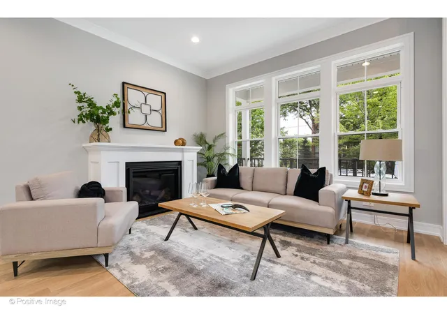 Homes for sale in Chicago, IL | 3107 N Oakley Ave, Chicago, IL 60618 | MLS# 12645653