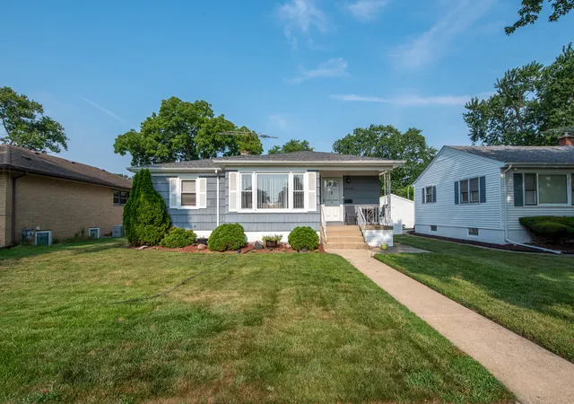 2nd image of 18636 Sherman St, Lansing, IL 60438 | MLS# 12645695