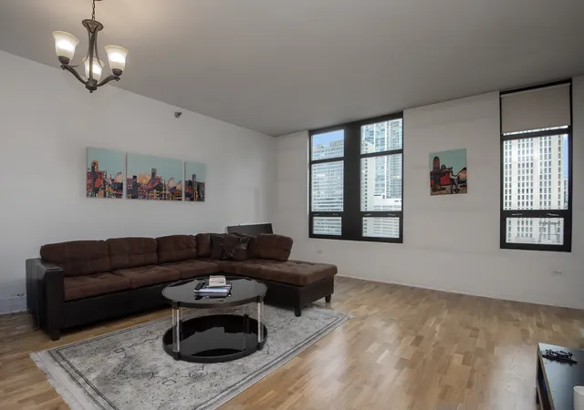 Homes for sale in Chicago, IL | 1255 S State St, Chicago, IL 60605