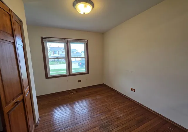 Photo 3 of Single family home for sale at 3606 Hennepin Dr, Joliet, IL 60431 | MLS# 12645885 | Listing updated on 2026-10-29