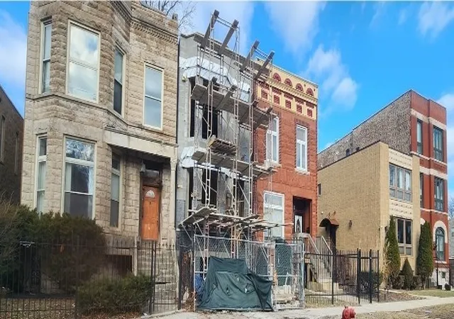 Homes for sale in Chicago, IL | 530 E 44th Pl, Chicago, IL 60653 | MLS# 12645895