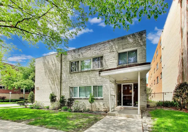 Homes for sale in Oak Park, IL | 1008 Washington Blvd, Oak Park, IL 60302