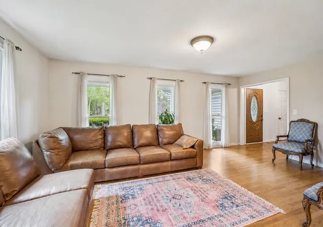 Homes for sale in Lake Forest, IL | 250 Wilshire Rd, Lake Forest, IL 60045 | MLS# 12645941