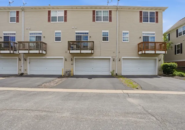 Homes for sale in Romeoville, IL | 240 S Alder Creek Dr, Romeoville, IL 60446 | MLS# 12645956