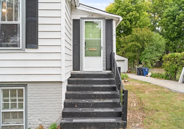 3rd image of 1235 Leon Pl, Evanston, IL 60201 | MLS# 12646103