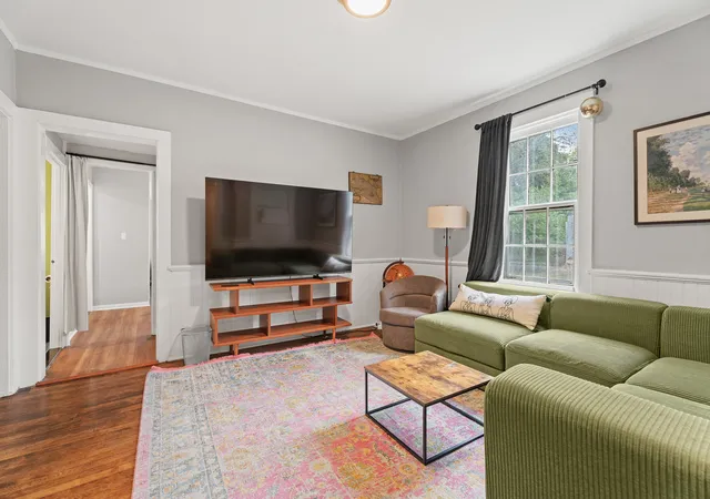 4th image of 1235 Leon Pl, Evanston, IL 60201 | MLS# 12646103