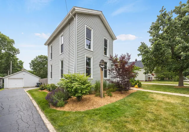 Homes for sale in Batavia, IL | 524 Houston St, Batavia, IL 60510 | MLS# 12646147