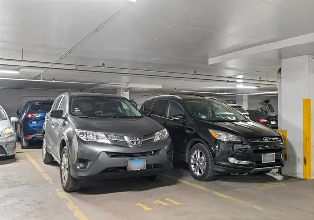 36th image of 525 W Hawthorne Pl #2407, Chicago, IL 60657 | MLS# 12646159