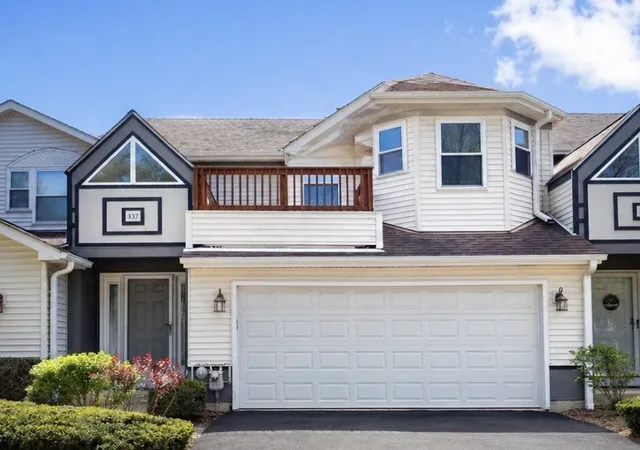 Homes for sale in Bolingbrook, IL | 337 Inner Circle Dr, Bolingbrook, IL 60490 | MLS# 12646344