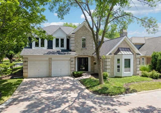 1st image of 327 Rivershire Ct, Lincolnshire, IL 60069 | MLS# 12646388