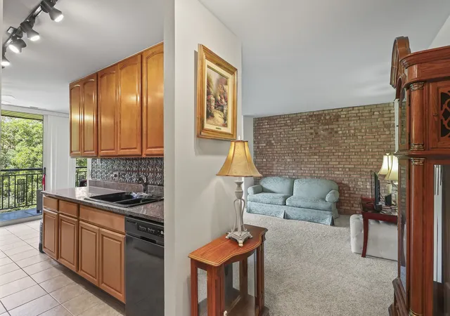 Homes for sale in Lisle, IL | 6000 Oakwood Dr #3H, Lisle, IL 60532 | MLS# 12646397