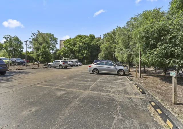 Homes for sale in Lisle, IL | 6000 Oakwood Dr #3H, Lisle, IL 60532 | MLS# 12646397