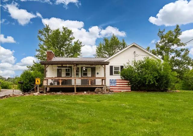 Photo 3 of Sale Pending at 6687 Route 166, Creal Springs, IL 62922 | MLS# 12646422 | Listing updated on 2026-09-22