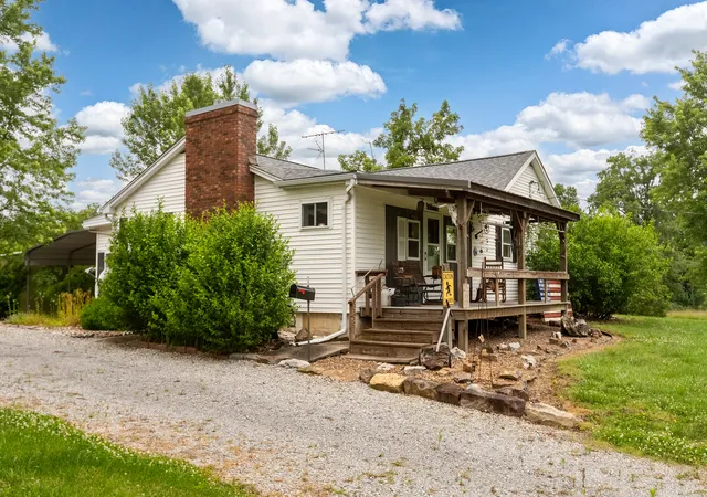 Photo 4 of Sale Pending at 6687 Route 166, Creal Springs, IL 62922 | MLS# 12646422 | Listing updated on 2026-09-22