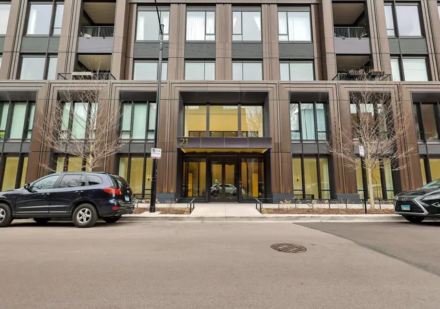 Homes for sale in Chicago, IL | 21 N May St, Chicago, IL 60607