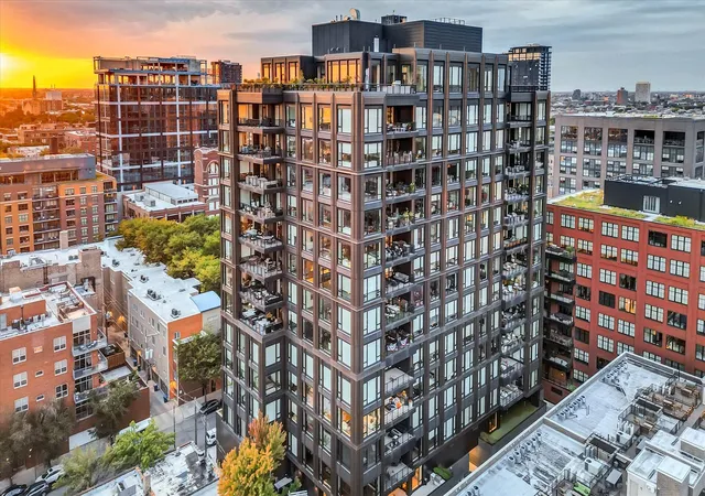 Listing Photo 1 - Condo for sale in building located at 21 N May St, Chicago, IL 60607 - Unit #501