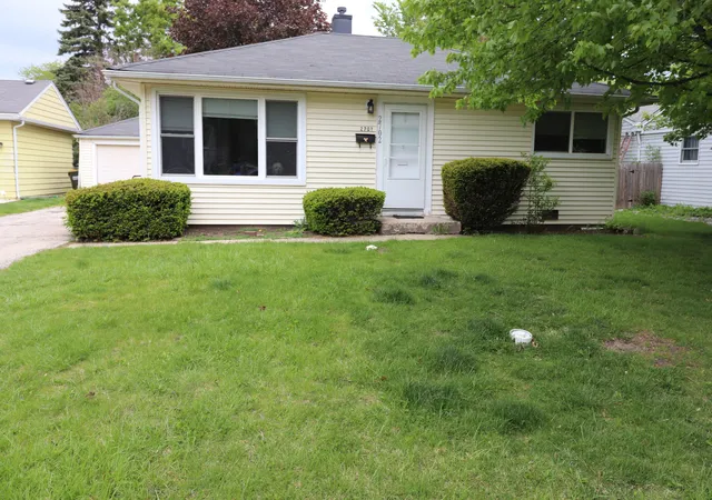 1st image of 2702 Saint James St, Rolling Meadows, IL 60008 | MLS# 12646600