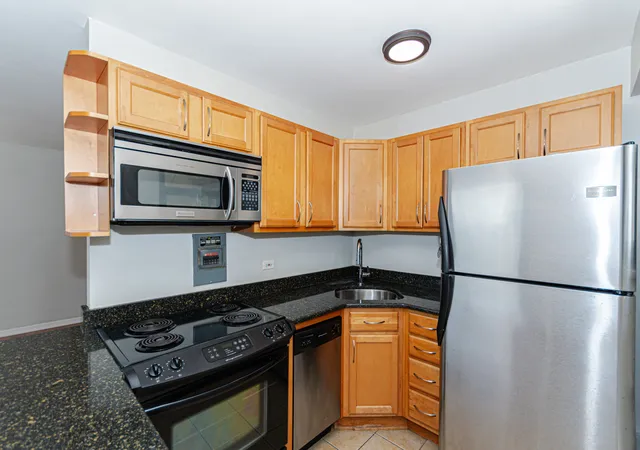 2nd image of 3420 N Lake Shore Dr #4K, Chicago, IL 60657 | MLS# 12646608