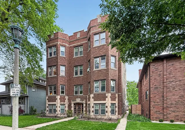 Homes for sale in Oak Park, IL | 814 S Maple Ave #2N, Oak Park, IL 60304 | MLS# 12646618