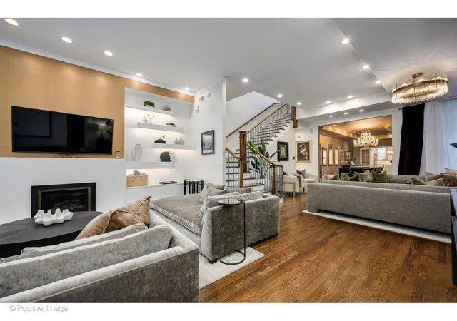 4th image of 32 E Bellevue Pl, Chicago, IL 60611 | MLS# 12646807