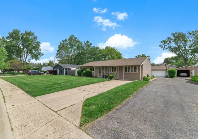 Homes for sale in Montgomery, IL | 69 Paddock St, Montgomery, IL 60538 | MLS# 12646987