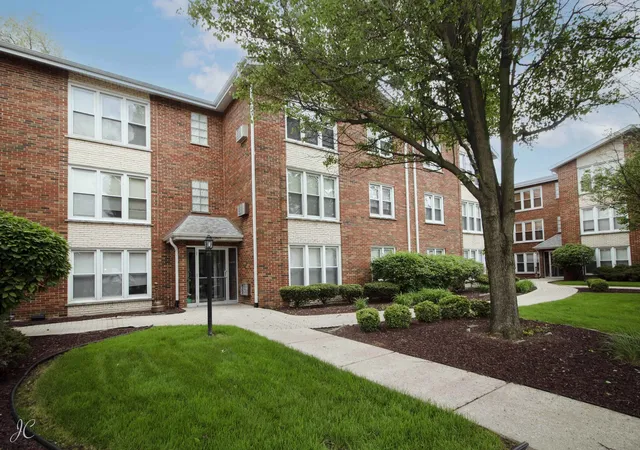 Homes for sale in Chicago, IL | 10803 S Pulaski Rd #4, Chicago, IL 60655 | MLS# 12647097