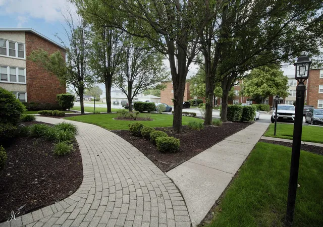 Homes for sale in Chicago, IL | 10803 S Pulaski Rd #4, Chicago, IL 60655 | MLS# 12647097