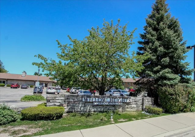 Homes for sale in Prospect Heights, IL | 834 E Old Willow Rd #209, Prospect Heights, IL 60070 | MLS# 12647409