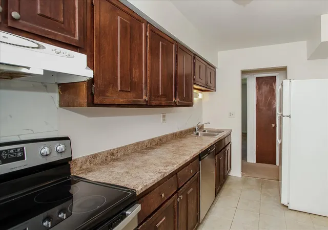 Homes for sale in Prospect Heights, IL | 834 E Old Willow Rd, Prospect Heights, IL 60070