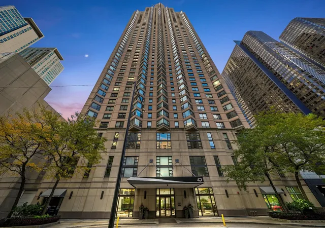 Photo 2 of Condo for sale at 401 E Ontario St #1304, Chicago, IL 60611 | MLS# 12647527 | Listing updated on 2026-08-14