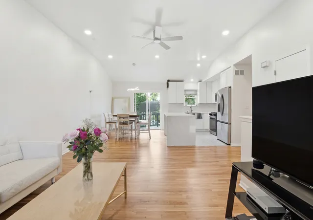 Photo 3 of Single family home for sale at 6212 Leonard Ave, Downers Grove, IL 60516 | MLS# 12647634 | Listing updated on 2026-09-23