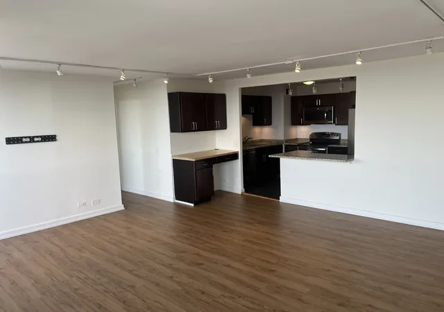 Photo 3 of Condo for sale at 4343 N Clarendon Ave #2717, Chicago, IL 60613 | MLS# 12647692 | Listing updated on 2026-08-30