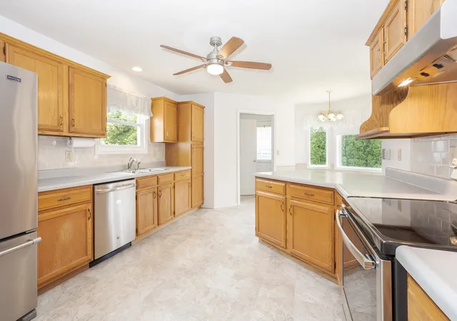 Homes for sale in Bloomington, IL | 5 Downing Cir, Bloomington, IL 61704 | MLS# 12647699