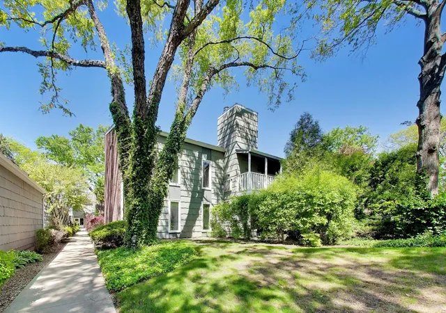 Photo 1 of Condo for sale at 1520 Stonebridge Trl #2-1, Wheaton, IL 60189 | MLS# 12647816 | Listing updated on 2026-09-21