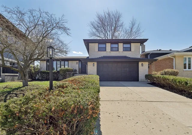 Homes for sale in Chicago, IL | 8135 W Rascher Ave, Chicago, IL 60656 | MLS# 12647967