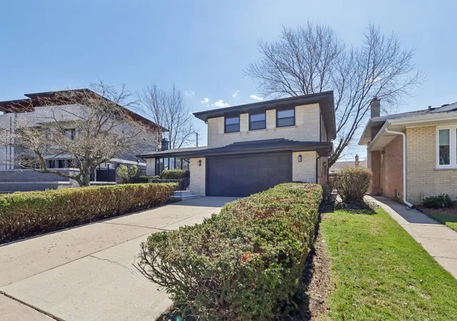 Homes for sale in Chicago, IL | 8135 W Rascher Ave, Chicago, IL 60656 | MLS# 12647967