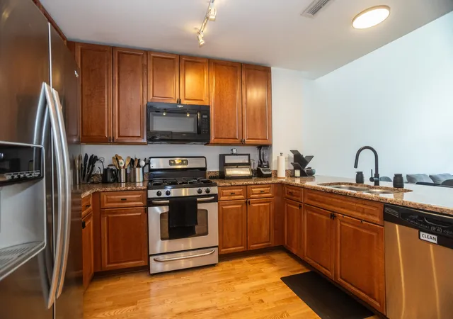 Homes for sale in Chicago, IL | 845 N Kingsbury St, Chicago, IL 60610