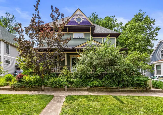 Homes for sale in Urbana, IL | 305 W Illinois St, Urbana, IL 61801 | MLS# 12648009