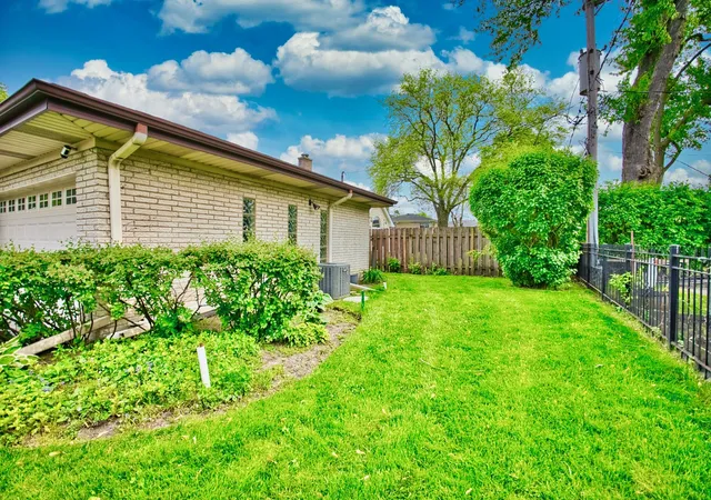 23rd image of 4351 W Chase Ave, Lincolnwood, IL 60712 | MLS# 12648374